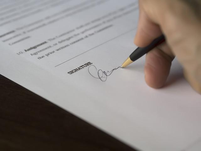 Signature: Význam a překlad v anglicko-českém slovníku