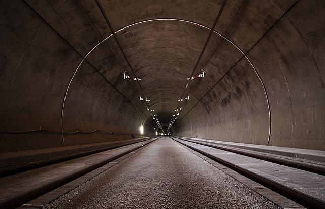 Jak se vyhnout tunnel‌ vision ve vašem osobním ⁣i pracovním životě